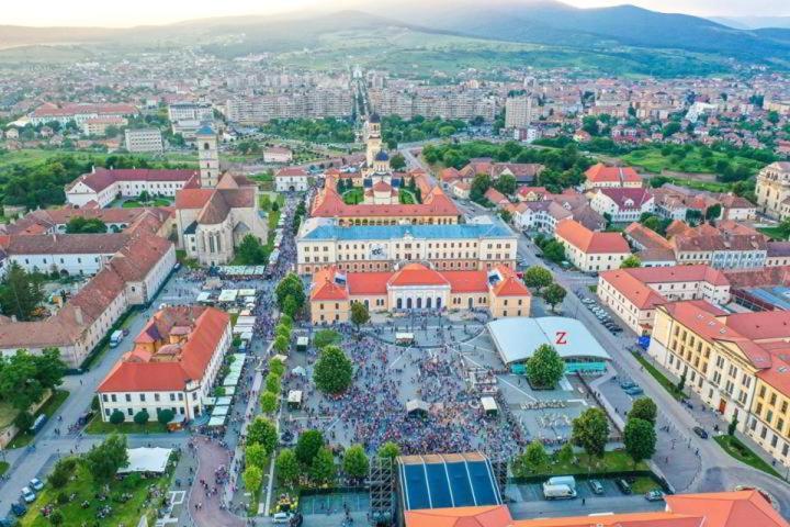 Studio Panoramic With Balcony And Parcul Unirii View Alba Iulia Exterior foto