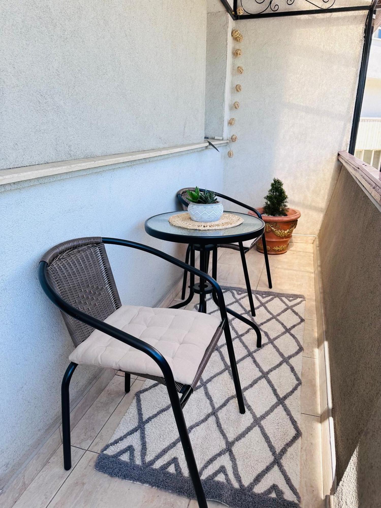Studio Panoramic With Balcony And Parcul Unirii View Alba Iulia Exterior foto